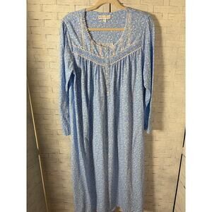 Eileen West wome’s nightgown blue floral lace pullover soft cozycore feminine￼